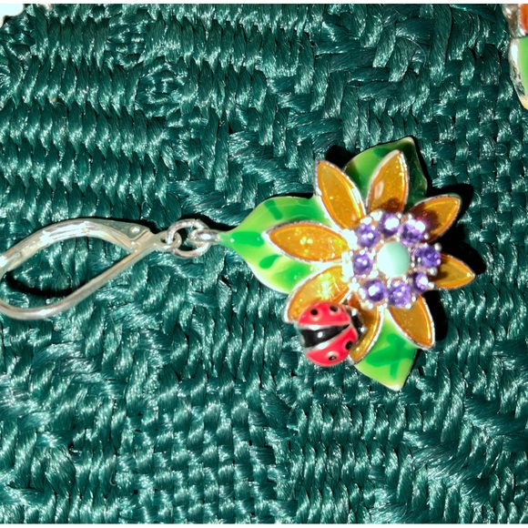 Necklace with Earrings, Enamel Flower and Ladybug - Picture 3 of 9